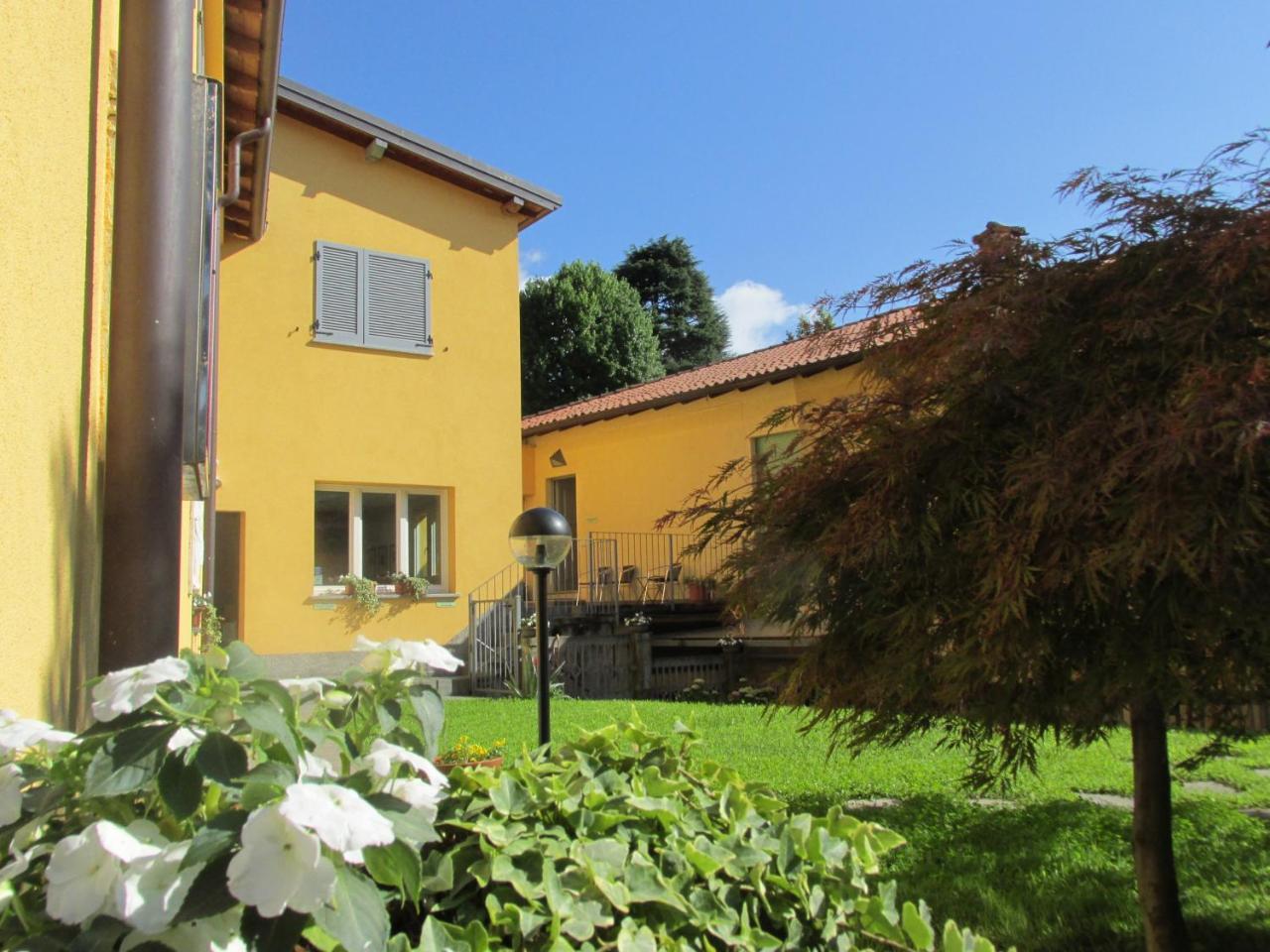 Ostello Residenza Molinatto Oggiono Экстерьер фото
